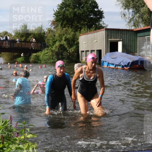 31.08.2025 - Elbe Triathlon Hamburg Luisa Fischer http://msf.ph/oto/8686183 31.08.2025 10:43:18 Schwimmen 1346, 1347, 1349, 1374, 1380, 1409, 1431, 1493 meine-sportfotos.de
