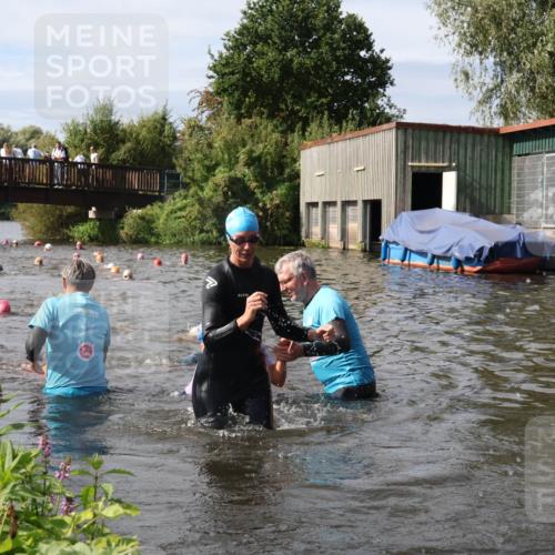 31.08.2025 - Elbe Triathlon Hamburg Luisa Fischer http://msf.ph/oto/8686192 31.08.2025 10:43:21 Schwimmen 1346, 1347, 1363, 1369, 1374, 1380, 1409, 1431, 1493 meine-sportfotos.de