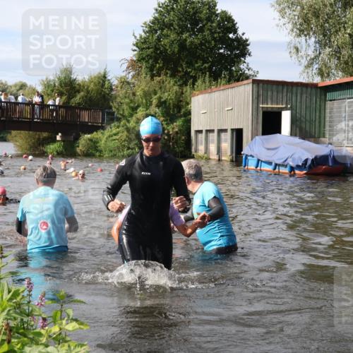 31.08.2025 - Elbe Triathlon Hamburg Luisa Fischer http://msf.ph/oto/8686193 31.08.2025 10:43:22 Schwimmen 1346, 1363, 1369, 1374, 1409, 1431, 1438, 1493 meine-sportfotos.de