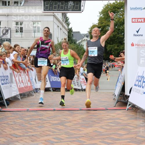 31.08.2025 - 21. Blankeneser Heldenlauf Strokosch-Dieckow http://msf.ph/oto/8686203 31.08.2025 12:00:11 Ziel 4218, 4312, 4304 meine-sportfotos.de
