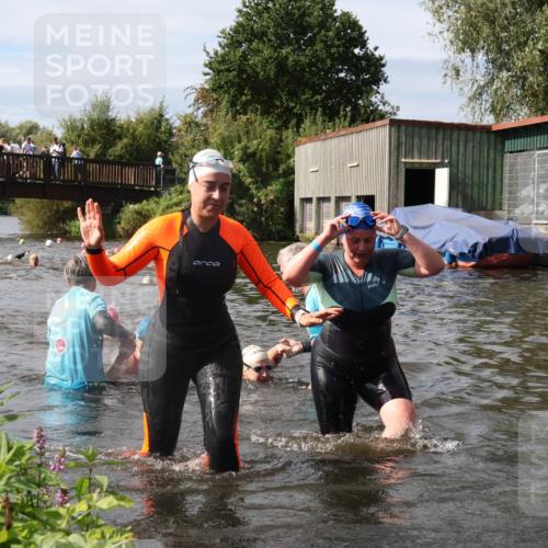 31.08.2025 - Elbe Triathlon Hamburg Luisa Fischer http://msf.ph/oto/8686208 31.08.2025 10:43:27 Schwimmen 1363, 1369, 1409, 1431, 1438, 1466, 1507 meine-sportfotos.de