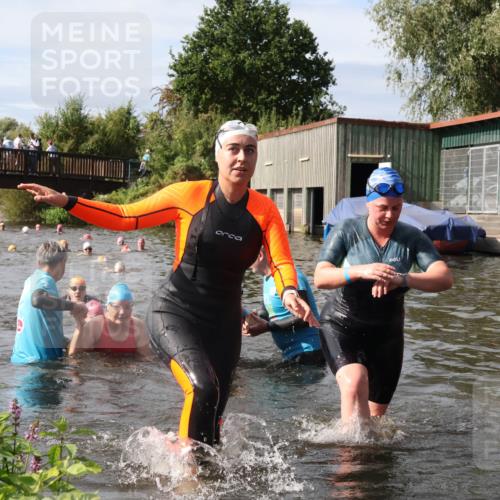 31.08.2025 - Elbe Triathlon Hamburg Luisa Fischer http://msf.ph/oto/8686211 31.08.2025 10:43:28 Schwimmen 1363, 1369, 1409, 1431, 1438, 1466, 1507 meine-sportfotos.de