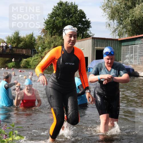 31.08.2025 - Elbe Triathlon Hamburg Luisa Fischer http://msf.ph/oto/8686213 31.08.2025 10:43:28 Schwimmen 1363, 1369, 1409, 1431, 1438, 1466, 1507 meine-sportfotos.de