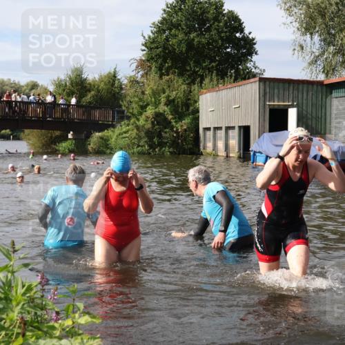 31.08.2025 - Elbe Triathlon Hamburg Luisa Fischer http://msf.ph/oto/8686223 31.08.2025 10:43:30 Schwimmen 1363, 1369, 1409, 1438, 1466, 1476, 1507 meine-sportfotos.de