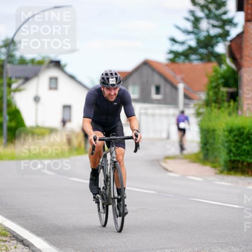 31.08.2025 - Elbe Triathlon Hamburg Michael Burmester http://msf.ph/oto/8686227 31.08.2025 14:18:38 Radfahren 143, 156 meine-sportfotos.de