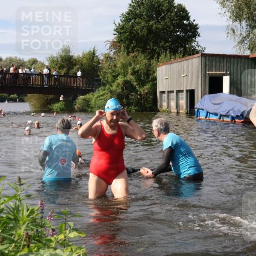 31.08.2025 - Elbe Triathlon Hamburg Luisa Fischer http://msf.ph/oto/8686228 31.08.2025 10:43:31 Schwimmen 1363, 1369, 1438, 1466, 1476, 1507 meine-sportfotos.de