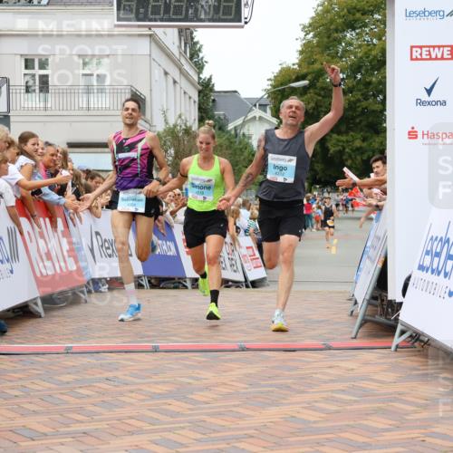 31.08.2025 - 21. Blankeneser Heldenlauf Strokosch-Dieckow http://msf.ph/oto/8686237 31.08.2025 12:00:11 Ziel 4218, 4312, 4304 meine-sportfotos.de