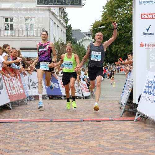 31.08.2025 - 21. Blankeneser Heldenlauf Strokosch-Dieckow http://msf.ph/oto/8686244 31.08.2025 12:00:11 Ziel 4218, 4312, 4304 meine-sportfotos.de