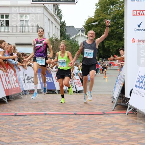 31.08.2025 - 21. Blankeneser Heldenlauf Strokosch-Dieckow http://msf.ph/oto/8686252 31.08.2025 12:00:11 Ziel 4218, 4312, 4304 meine-sportfotos.de