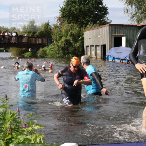 31.08.2025 - Elbe Triathlon Hamburg Luisa Fischer http://msf.ph/oto/8686253 31.08.2025 10:43:35 Schwimmen 1363, 1438, 1466, 1476, 1507 meine-sportfotos.de