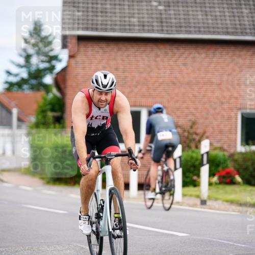 31.08.2025 - Elbe Triathlon Hamburg Michael Burmester http://msf.ph/oto/8686262 31.08.2025 14:18:57 Radfahren 121, 139, 154 meine-sportfotos.de
