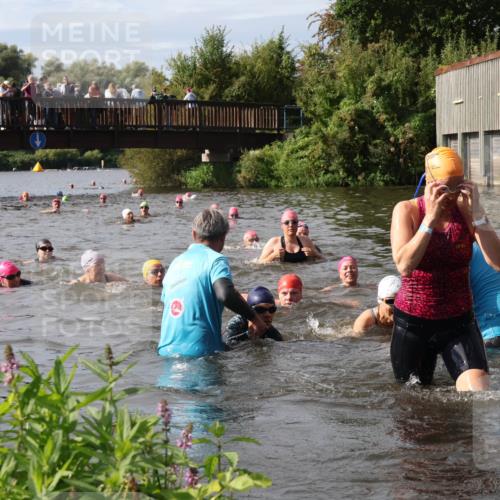 31.08.2025 - Elbe Triathlon Hamburg Luisa Fischer http://msf.ph/oto/8686308 31.08.2025 10:43:50 Schwimmen 1356, 1396, 1406, 1421, 1441, 1475, 1497 meine-sportfotos.de
