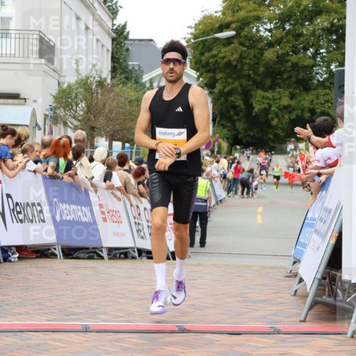 31.08.2025 - 21. Blankeneser Heldenlauf Strokosch-Dieckow http://msf.ph/oto/8686309 31.08.2025 11:59:57 Ziel 5346, 5804 meine-sportfotos.de