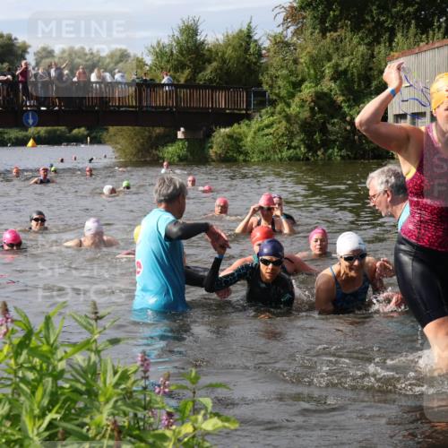 31.08.2025 - Elbe Triathlon Hamburg Luisa Fischer http://msf.ph/oto/8686314 31.08.2025 10:43:51 Schwimmen 1356, 1361, 1396, 1406, 1421, 1430, 1441, 1475, 1497 meine-sportfotos.de