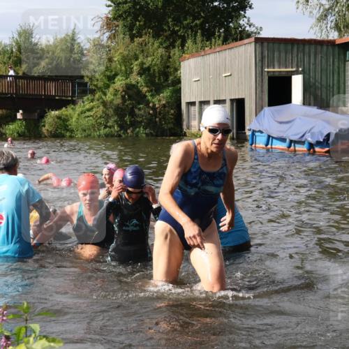 31.08.2025 - Elbe Triathlon Hamburg Luisa Fischer http://msf.ph/oto/8686319 31.08.2025 10:43:54 Schwimmen 1356, 1361, 1396, 1406, 1421, 1430, 1475, 1497 meine-sportfotos.de