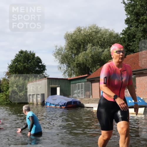 31.08.2025 - Elbe Triathlon Hamburg Luisa Fischer http://msf.ph/oto/8686370 31.08.2025 10:44:12 Schwimmen 1362, 1377, 1452, 1502, 1503 meine-sportfotos.de