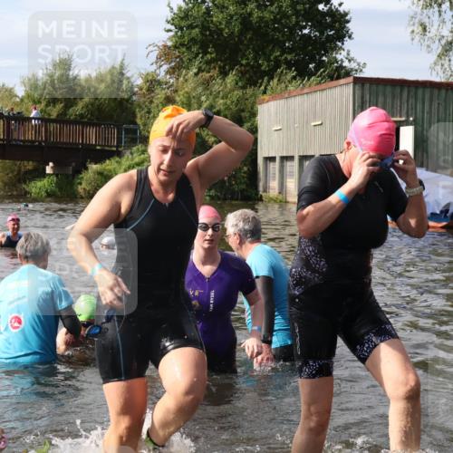 31.08.2025 - Elbe Triathlon Hamburg Luisa Fischer http://msf.ph/oto/8686383 31.08.2025 10:44:23 Schwimmen 1353, 1359, 1392, 1452, 1506 meine-sportfotos.de