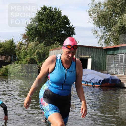 31.08.2025 - Elbe Triathlon Hamburg Luisa Fischer http://msf.ph/oto/8686410 31.08.2025 10:45:01 Schwimmen 1420, 1423, 1455, 1463, 1468 meine-sportfotos.de
