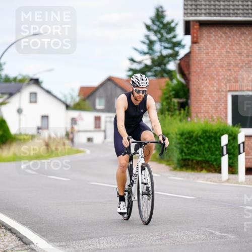 31.08.2025 - Elbe Triathlon Hamburg Michael Burmester http://msf.ph/oto/8686418 31.08.2025 14:22:18 Radfahren 125, 146, 149, 152 meine-sportfotos.de