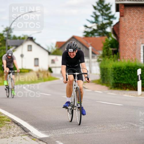 31.08.2025 - Elbe Triathlon Hamburg Michael Burmester http://msf.ph/oto/8686426 31.08.2025 14:22:21 Radfahren 125, 146, 149 meine-sportfotos.de