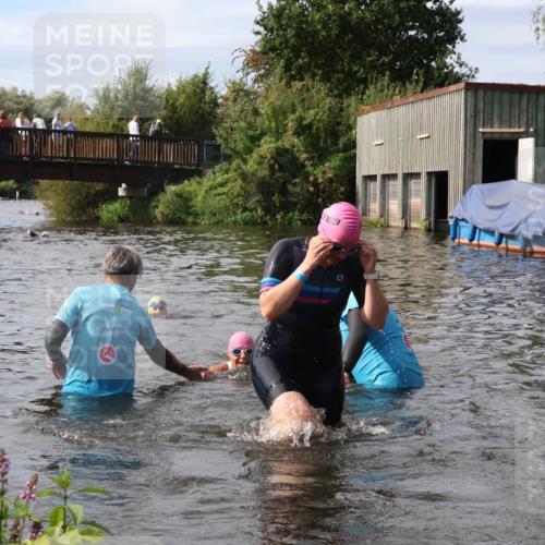 31.08.2025 - Elbe Triathlon Hamburg Luisa Fischer http://msf.ph/oto/8686459 31.08.2025 10:45:40 Schwimmen 1415, 1499 meine-sportfotos.de