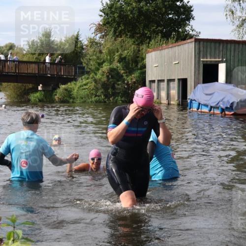 31.08.2025 - Elbe Triathlon Hamburg Luisa Fischer http://msf.ph/oto/8686461 31.08.2025 10:45:40 Schwimmen 1415, 1499 meine-sportfotos.de