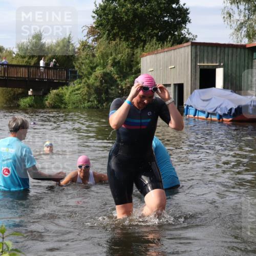 31.08.2025 - Elbe Triathlon Hamburg Luisa Fischer http://msf.ph/oto/8686463 31.08.2025 10:45:41 Schwimmen 1415, 1499 meine-sportfotos.de
