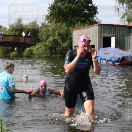31.08.2025 - Elbe Triathlon Hamburg Luisa Fischer http://msf.ph/oto/8686464 31.08.2025 10:45:41 Schwimmen 1415, 1499 meine-sportfotos.de