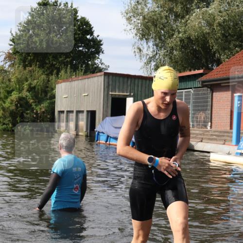 31.08.2025 - Elbe Triathlon Hamburg Luisa Fischer http://msf.ph/oto/8686487 31.08.2025 10:45:52 Schwimmen 1391, 1508 meine-sportfotos.de