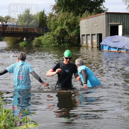 31.08.2025 - Elbe Triathlon Hamburg Luisa Fischer http://msf.ph/oto/8686494 31.08.2025 10:46:06 Schwimmen 1397, 1490 meine-sportfotos.de