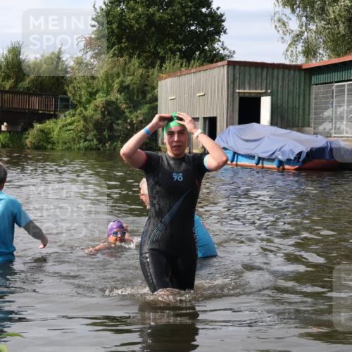 31.08.2025 - Elbe Triathlon Hamburg Luisa Fischer http://msf.ph/oto/8686502 31.08.2025 10:46:07 Schwimmen 1397, 1490 meine-sportfotos.de