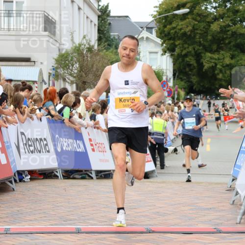 31.08.2025 - 21. Blankeneser Heldenlauf Strokosch-Dieckow http://msf.ph/oto/8686503 31.08.2025 11:59:43 Ziel 5694, 4068 meine-sportfotos.de