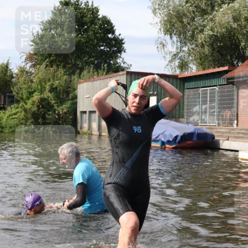 31.08.2025 - Elbe Triathlon Hamburg Luisa Fischer http://msf.ph/oto/8686507 31.08.2025 10:46:08 Schwimmen 1397, 1490 meine-sportfotos.de