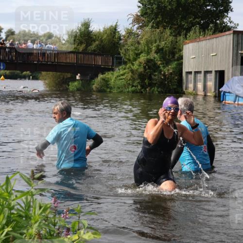 31.08.2025 - Elbe Triathlon Hamburg Luisa Fischer http://msf.ph/oto/8686511 31.08.2025 10:46:10 Schwimmen 1397, 1490 meine-sportfotos.de