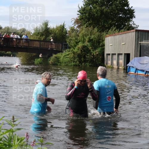 31.08.2025 - Elbe Triathlon Hamburg Luisa Fischer http://msf.ph/oto/8686523 31.08.2025 10:46:17 Schwimmen 1426, 1490 meine-sportfotos.de