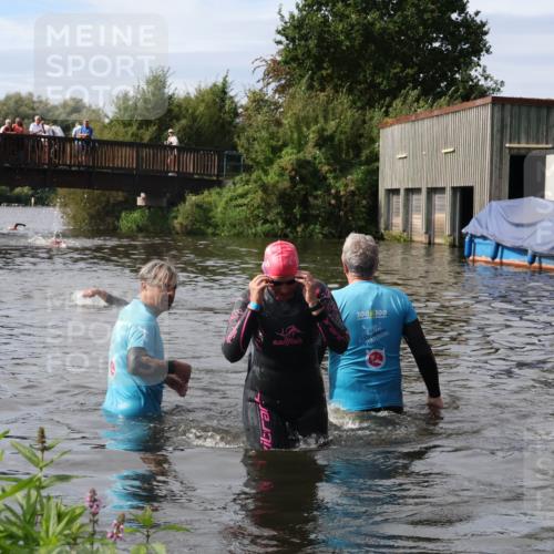 31.08.2025 - Elbe Triathlon Hamburg Luisa Fischer http://msf.ph/oto/8686524 31.08.2025 10:46:17 Schwimmen 1426, 1490 meine-sportfotos.de