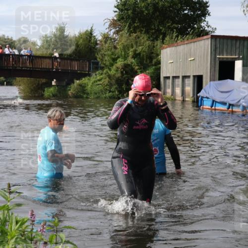 31.08.2025 - Elbe Triathlon Hamburg Luisa Fischer http://msf.ph/oto/8686530 31.08.2025 10:46:18 Schwimmen 1426, 1490 meine-sportfotos.de