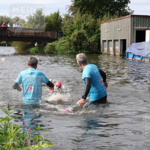 31.08.2025 - Elbe Triathlon Hamburg Luisa Fischer http://msf.ph/oto/8686595 31.08.2025 10:47:13 Schwimmen 1599, 1600 meine-sportfotos.de