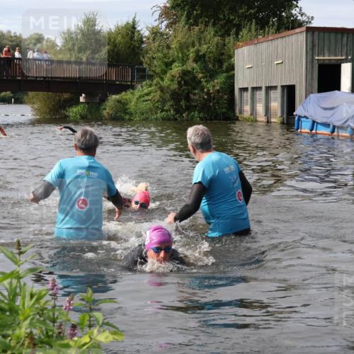 31.08.2025 - Elbe Triathlon Hamburg Luisa Fischer http://msf.ph/oto/8686596 31.08.2025 10:47:13 Schwimmen 1599, 1600 meine-sportfotos.de