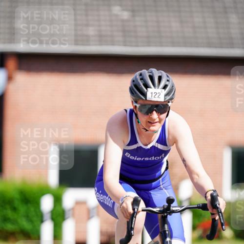 31.08.2025 - Elbe Triathlon Hamburg Michael Burmester http://msf.ph/oto/8686598 31.08.2025 14:39:59 Radfahren 122, 144 meine-sportfotos.de