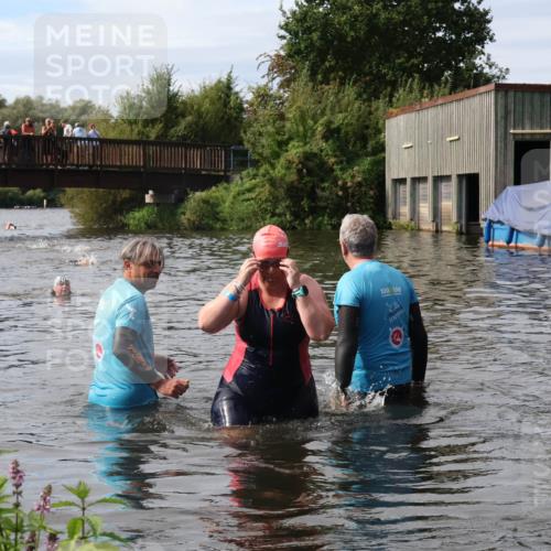31.08.2025 - Elbe Triathlon Hamburg Luisa Fischer http://msf.ph/oto/8686670 31.08.2025 10:47:50 Schwimmen 1456 meine-sportfotos.de