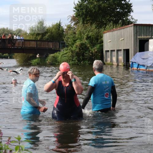 31.08.2025 - Elbe Triathlon Hamburg Luisa Fischer http://msf.ph/oto/8686672 31.08.2025 10:47:50 Schwimmen 1456 meine-sportfotos.de