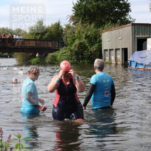 31.08.2025 - Elbe Triathlon Hamburg Luisa Fischer http://msf.ph/oto/8686673 31.08.2025 10:47:51 Schwimmen 1456 meine-sportfotos.de