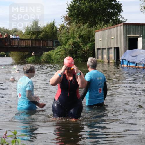 31.08.2025 - Elbe Triathlon Hamburg Luisa Fischer http://msf.ph/oto/8686675 31.08.2025 10:47:51 Schwimmen 1456 meine-sportfotos.de