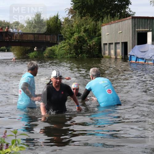 31.08.2025 - Elbe Triathlon Hamburg Luisa Fischer http://msf.ph/oto/8686686 31.08.2025 10:48:08 Schwimmen 1464, 1523, 1615 meine-sportfotos.de