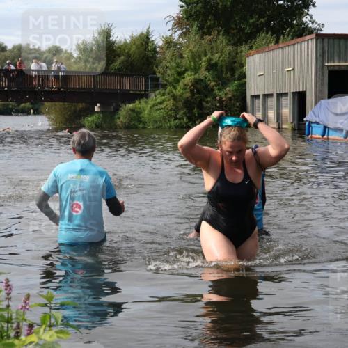 31.08.2025 - Elbe Triathlon Hamburg Luisa Fischer http://msf.ph/oto/8686732 31.08.2025 10:48:45 Schwimmen 1564, 1608 meine-sportfotos.de