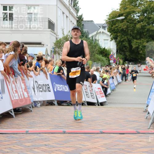 31.08.2025 - 21. Blankeneser Heldenlauf Strokosch-Dieckow http://msf.ph/oto/8686736 31.08.2025 11:59:15 Ziel 5492, 4254, 4298 meine-sportfotos.de