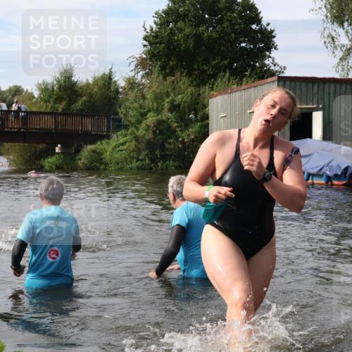 31.08.2025 - Elbe Triathlon Hamburg Luisa Fischer http://msf.ph/oto/8686739 31.08.2025 10:48:46 Schwimmen 1564, 1608 meine-sportfotos.de