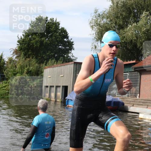 31.08.2025 - Elbe Triathlon Hamburg Luisa Fischer http://msf.ph/oto/8686752 31.08.2025 10:48:54 Schwimmen 1608 meine-sportfotos.de