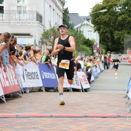 31.08.2025 - 21. Blankeneser Heldenlauf Strokosch-Dieckow http://msf.ph/oto/8686757 31.08.2025 11:59:15 Ziel 5492, 4254, 4298 meine-sportfotos.de